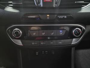 Miniature 20 Hyundai Elantra GT Preferred 2020
