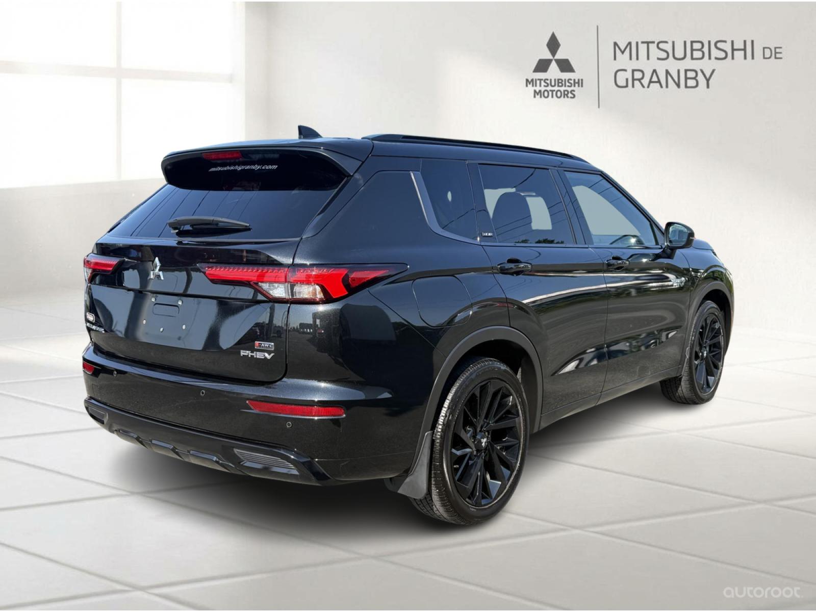 Mitsubishi Outlander PHEV GT 2024 — photo 4