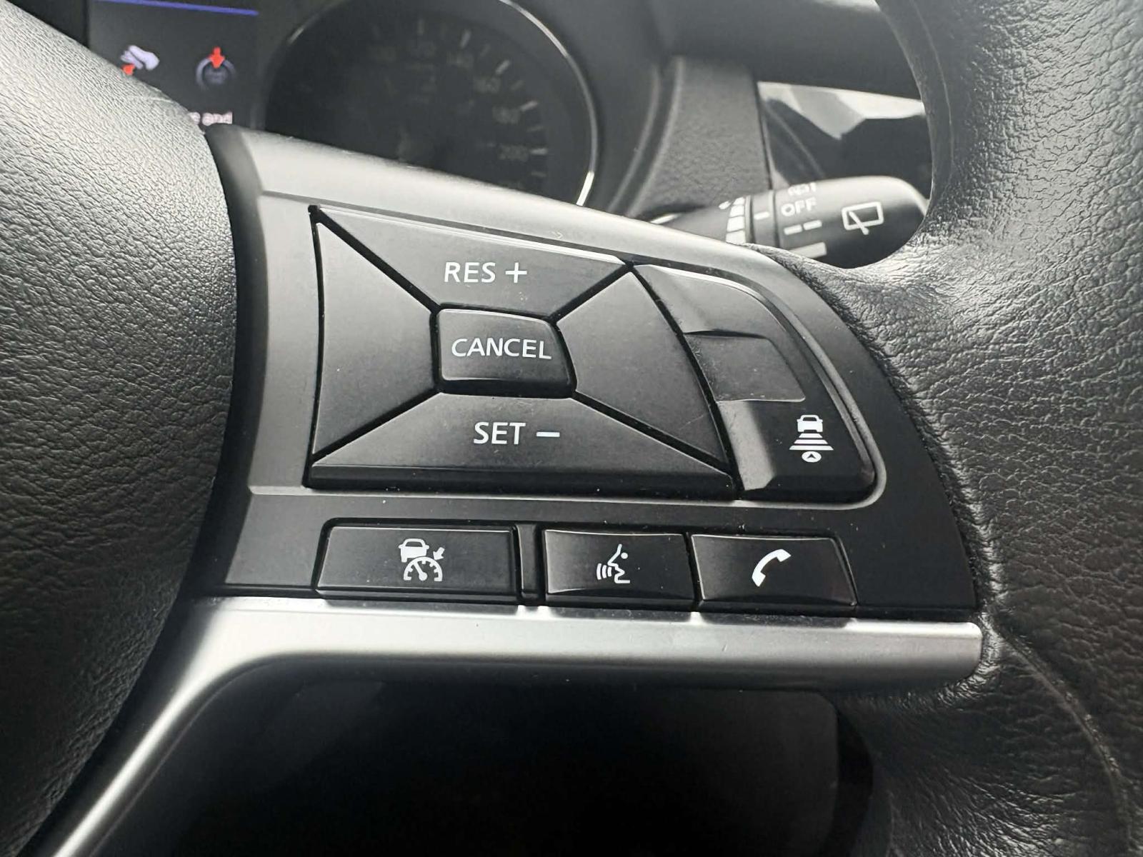 Image 12 Nissan Rogue SV 2020