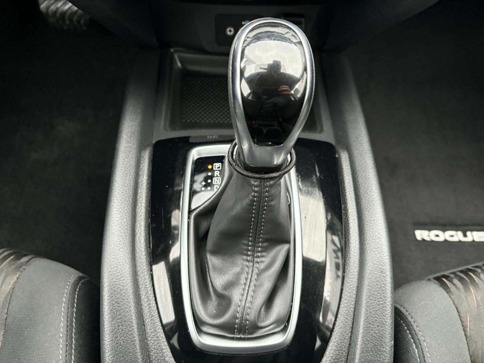 Image 16 Nissan Rogue SV 2020