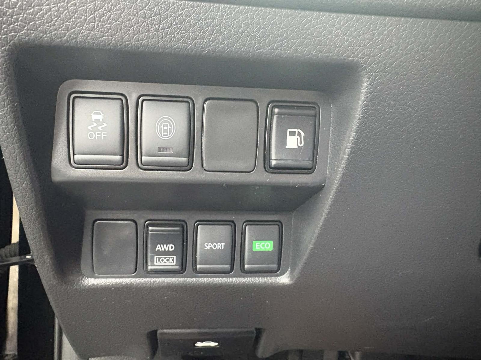 Image 18 Nissan Rogue SV 2020