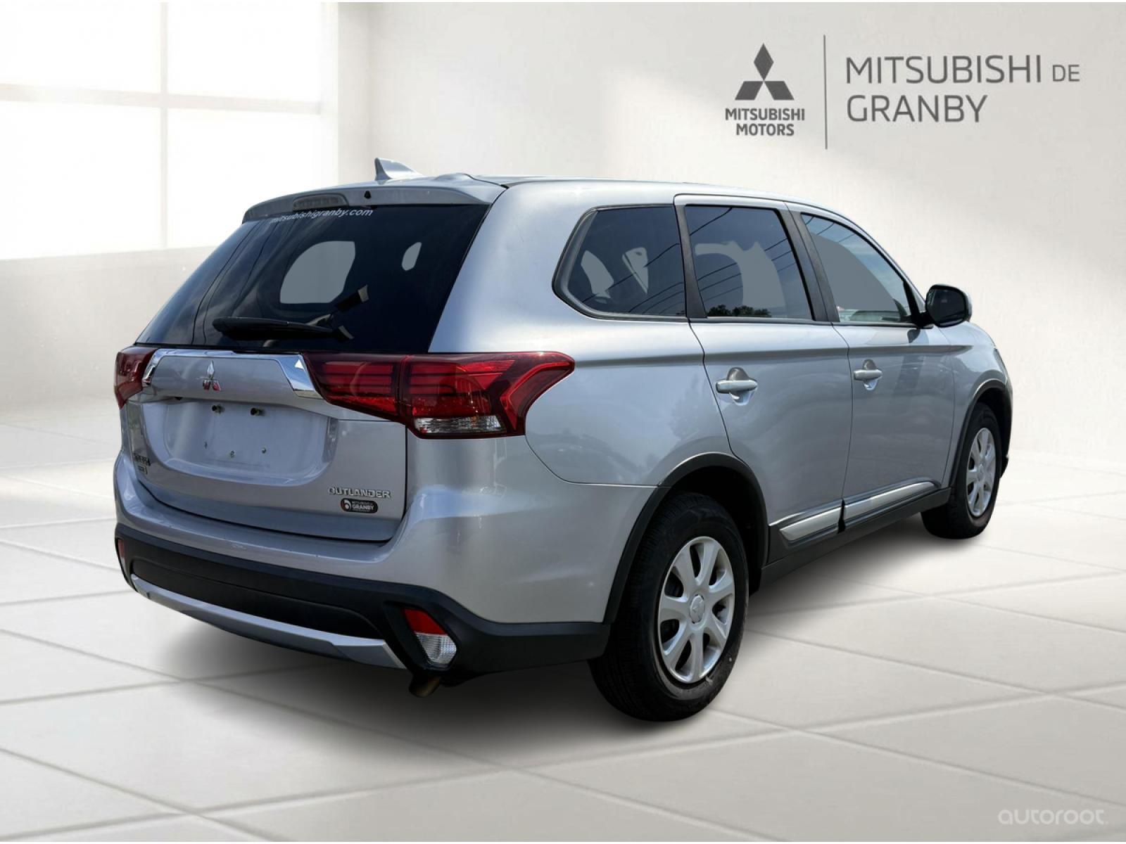 Mitsubishi Outlander ES 2017 — photo 4