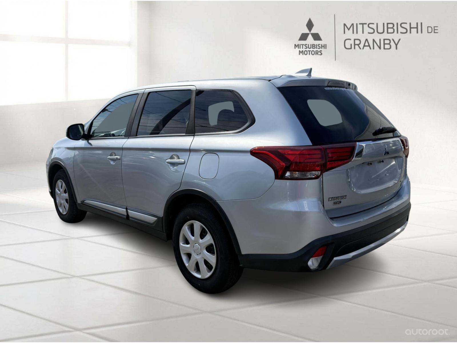 Mitsubishi Outlander ES 2017 — photo 6