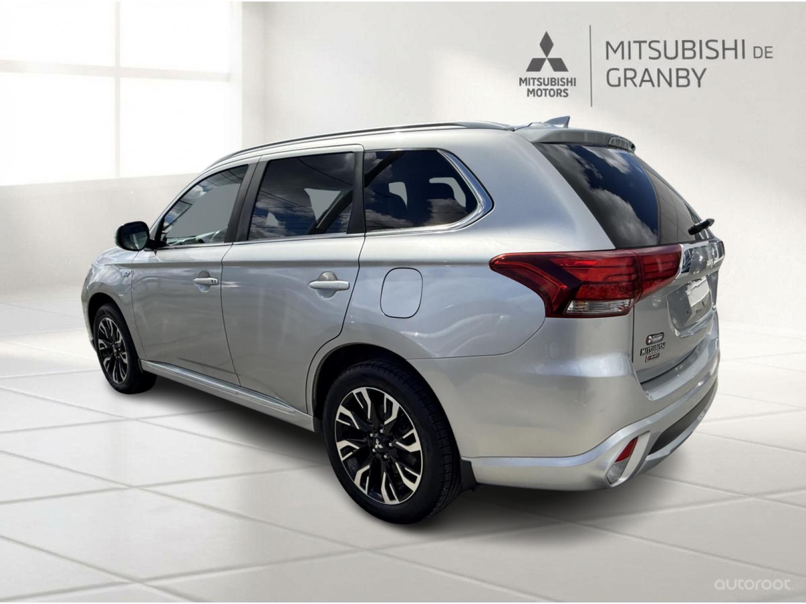 Mitsubishi Outlander PHEV SE Touring 2018 — photo 4