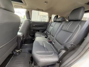 Thumbnail 17 Mitsubishi Outlander PHEV SE Touring 2018