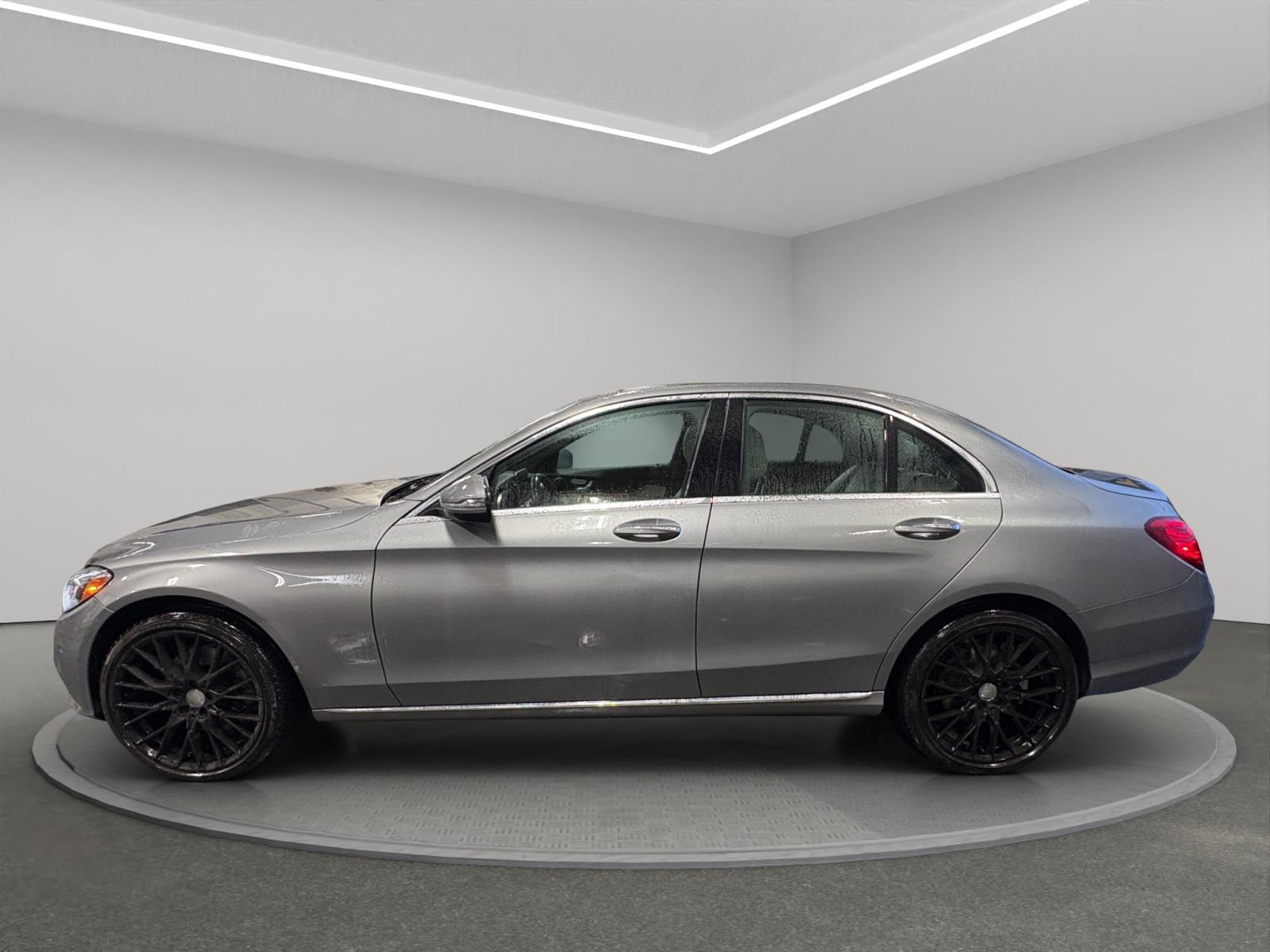 Mercedes-Benz C-Class C300 2016 — photo 3