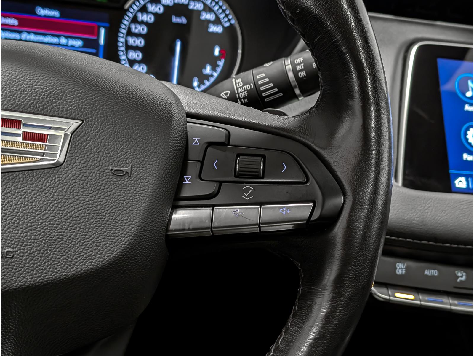 Image 14 Cadillac XT4 Premium Luxury 2021