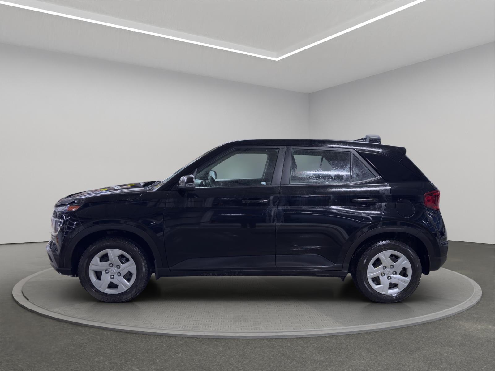 Hyundai Venue Essential 2022 — photo 3