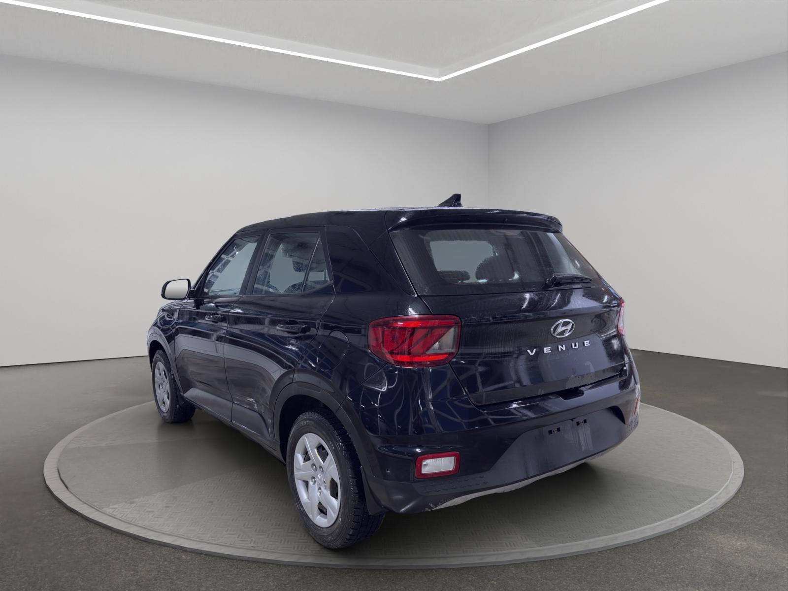Hyundai Venue Essential 2022 — photo 4
