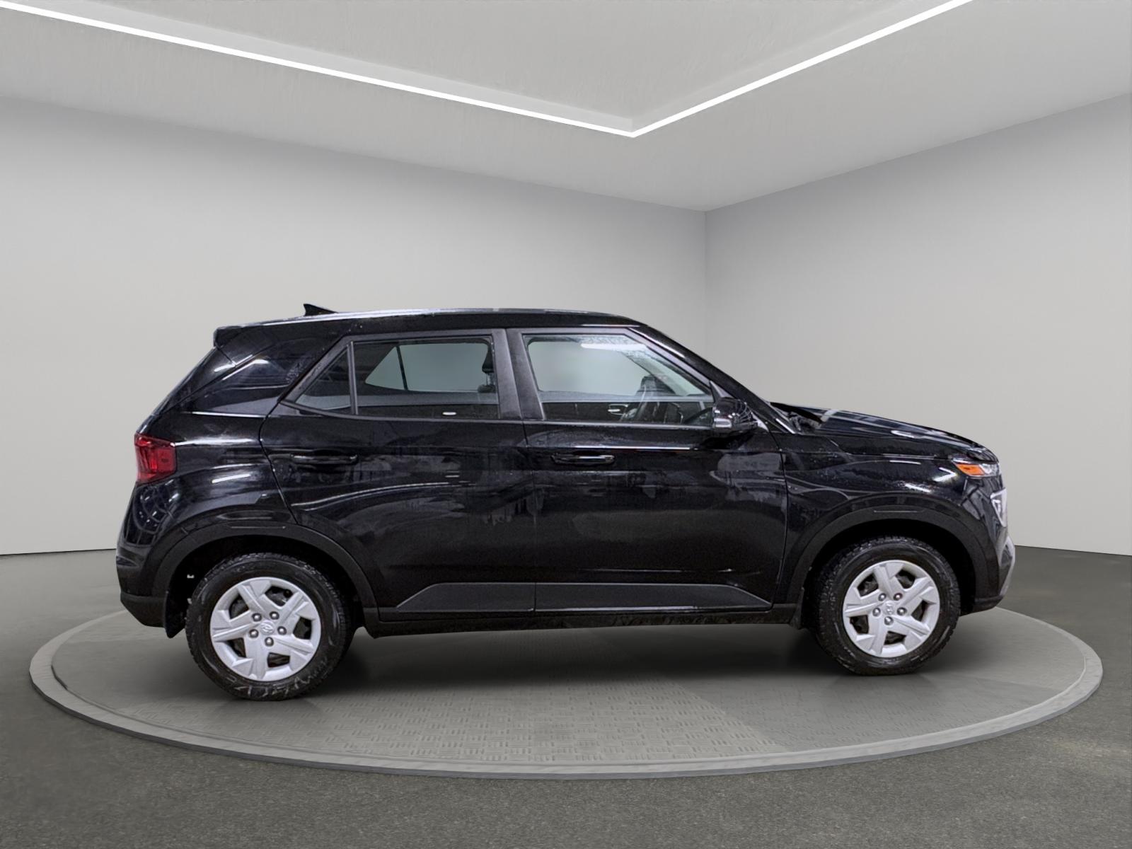 Hyundai Venue Essential 2022 — photo 7