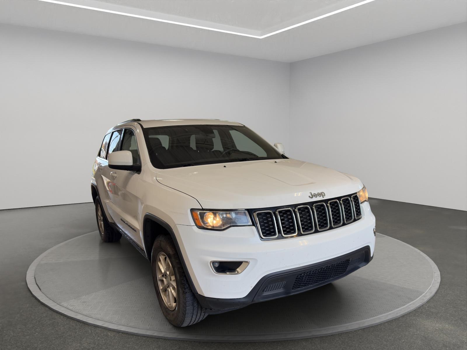 Jeep Grand Cherokee Laredo 2018 — photo 8