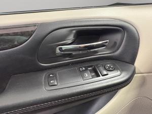 Miniature 12 Dodge Grand Caravan SXT 2019