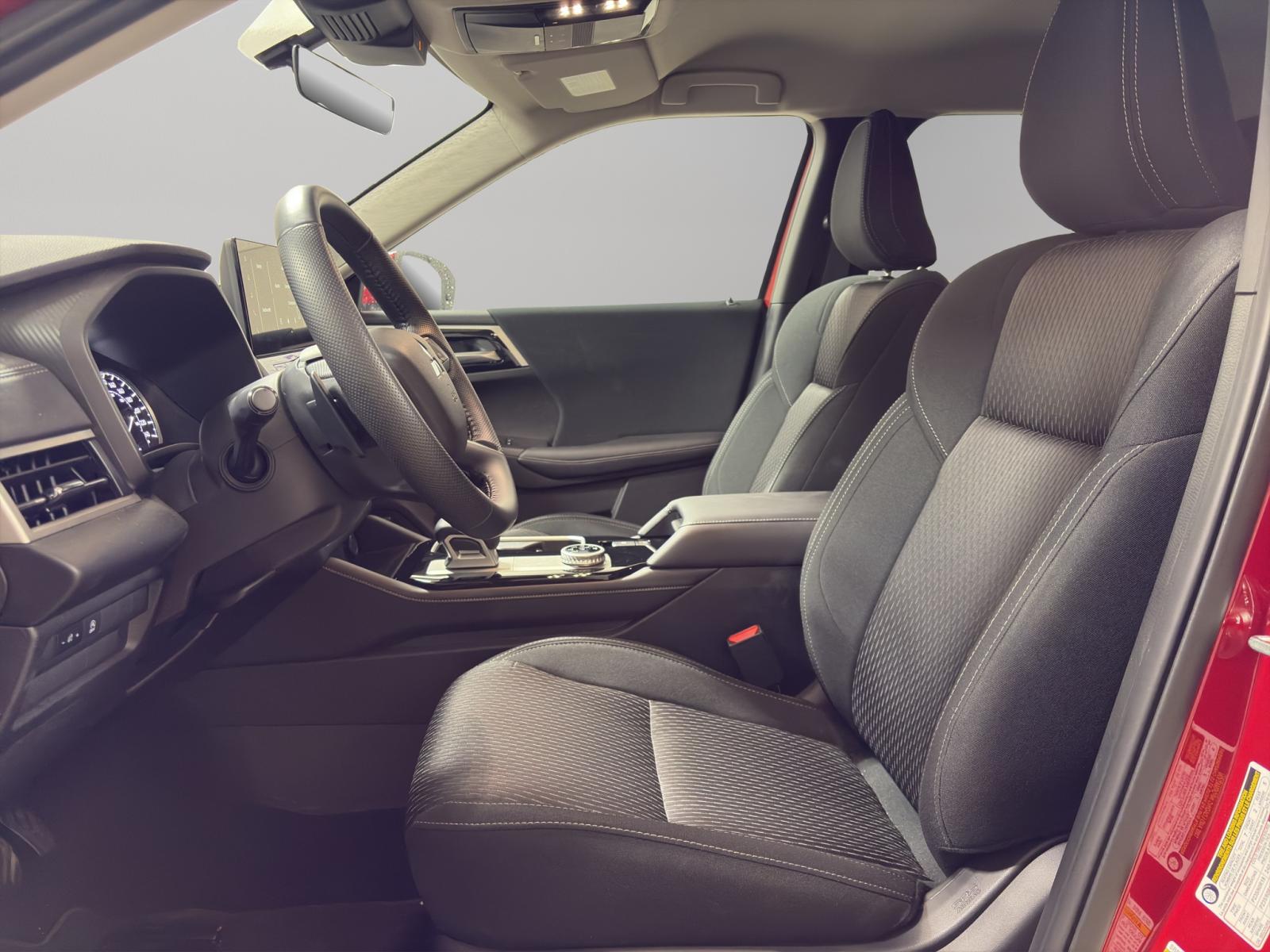 Mitsubishi Outlander ES 2026 — photo 8