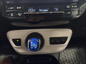 Miniature 12 Toyota Prius Prime Base 2019