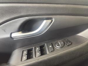 Miniature 14 Hyundai Elantra GT Preferred 2019