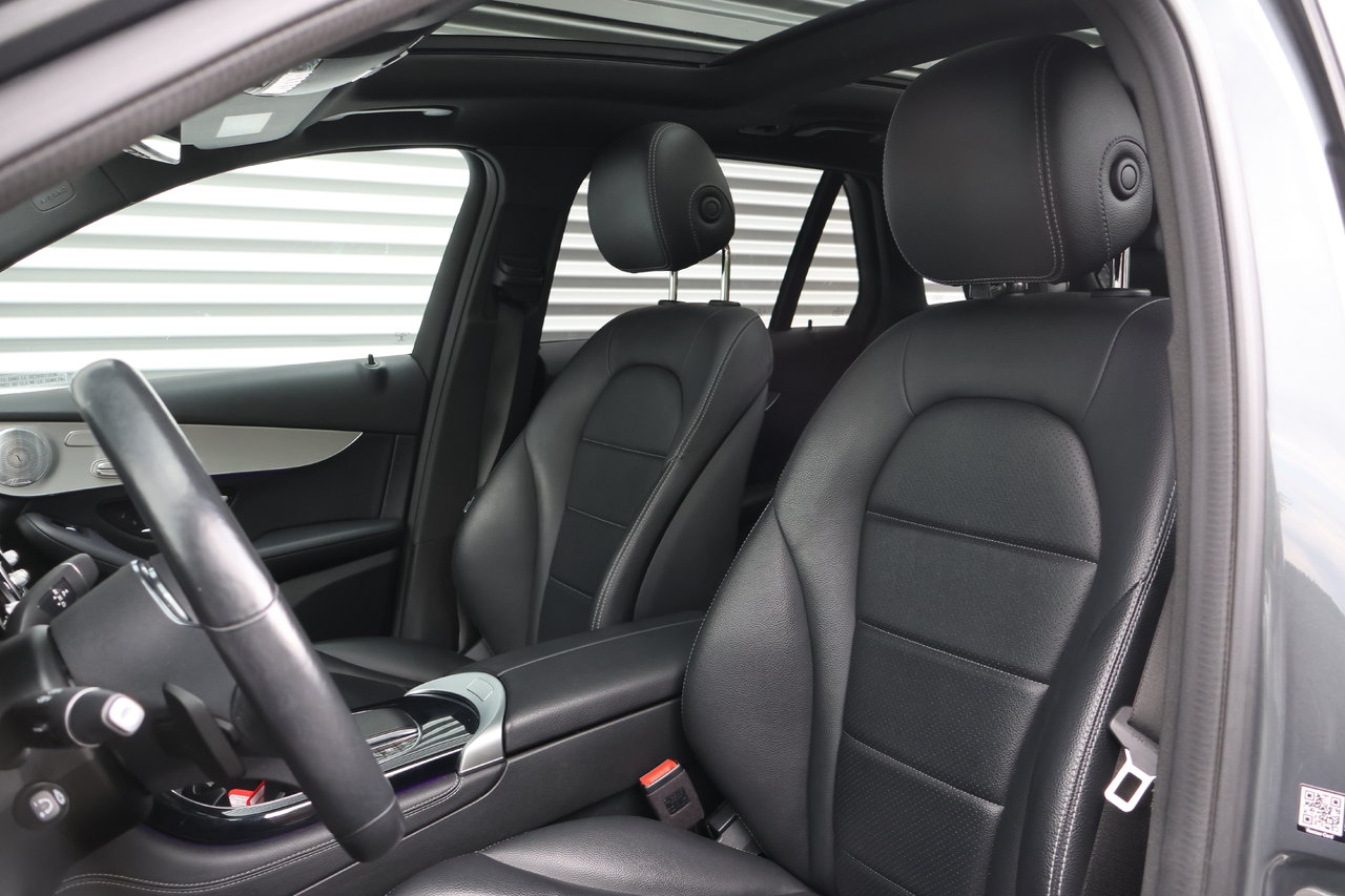 Mercedes-Benz GLC 300 4MATIC SUV 2020 — photo 3