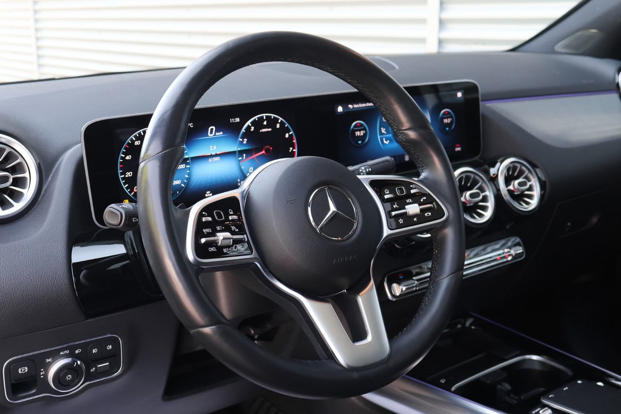Mercedes-Benz GLA 250 4MATIC SUV 2021 — photo 2