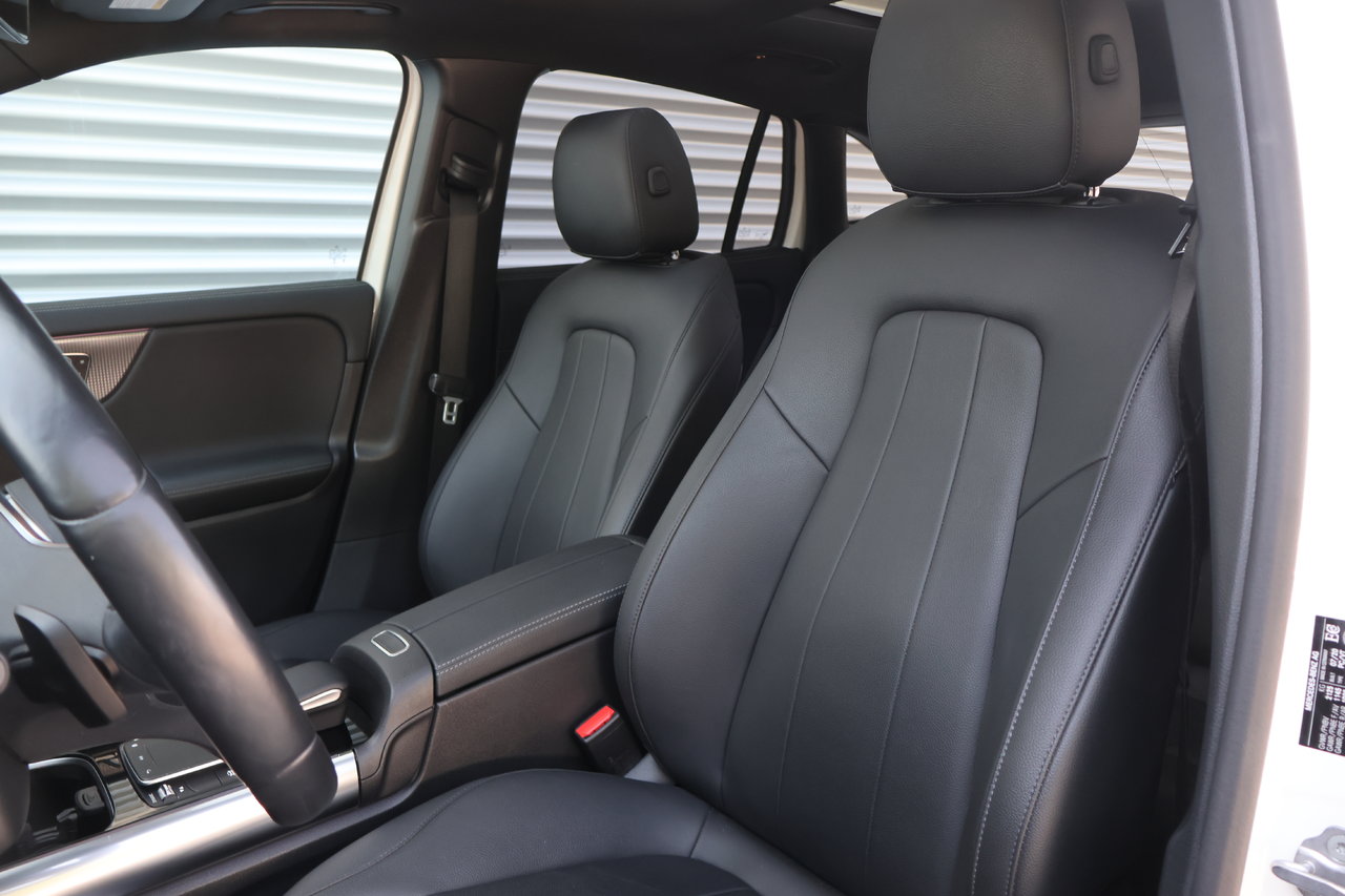 Mercedes-Benz GLA 250 4MATIC SUV 2021 — photo 3