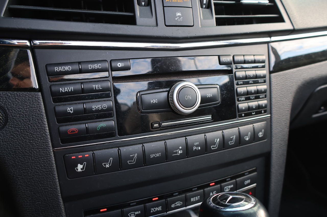 Image 20 Mercedes-Benz E-Class E550 2011