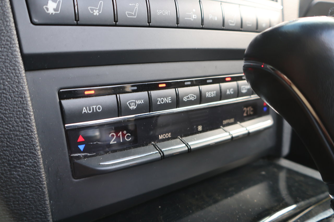 Image 21 Mercedes-Benz E-Class E550 2011