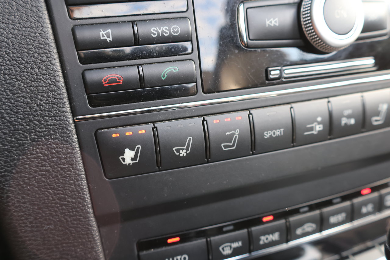 Image 25 Mercedes-Benz E-Class E550 2011