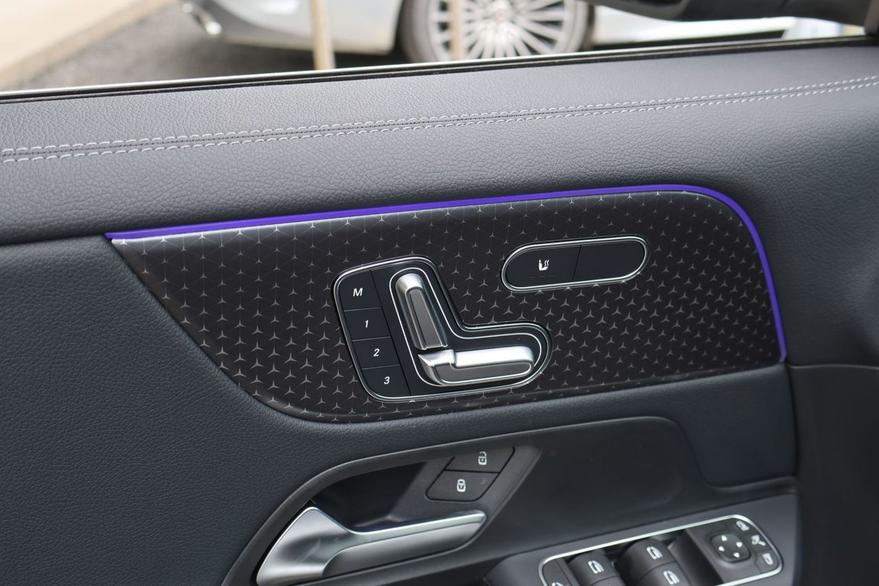 Image 10 Mercedes-Benz EQB EQB300 2025