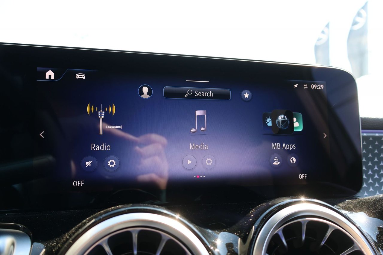 Image 22 Mercedes-Benz EQB EQB300 2025