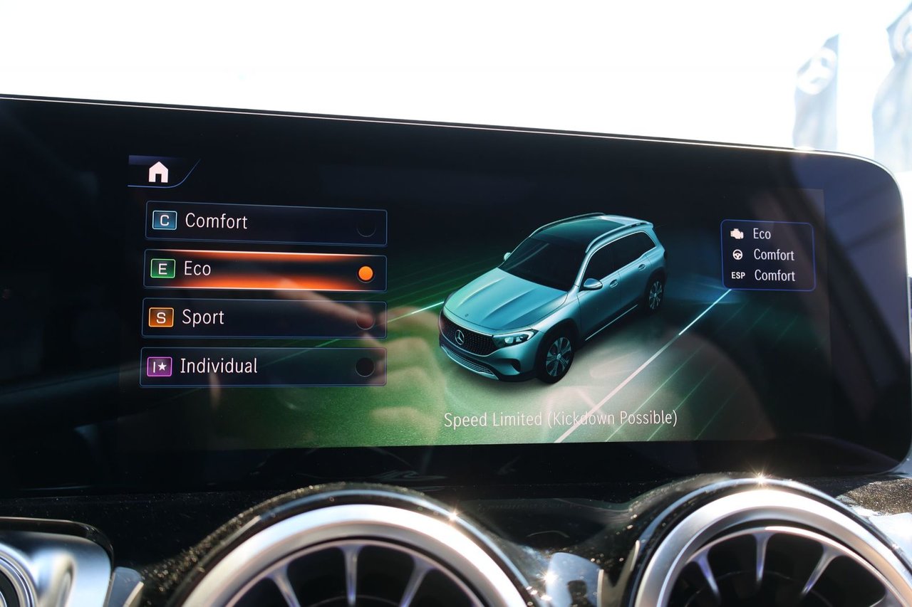 Image 23 Mercedes-Benz EQB EQB300 2025