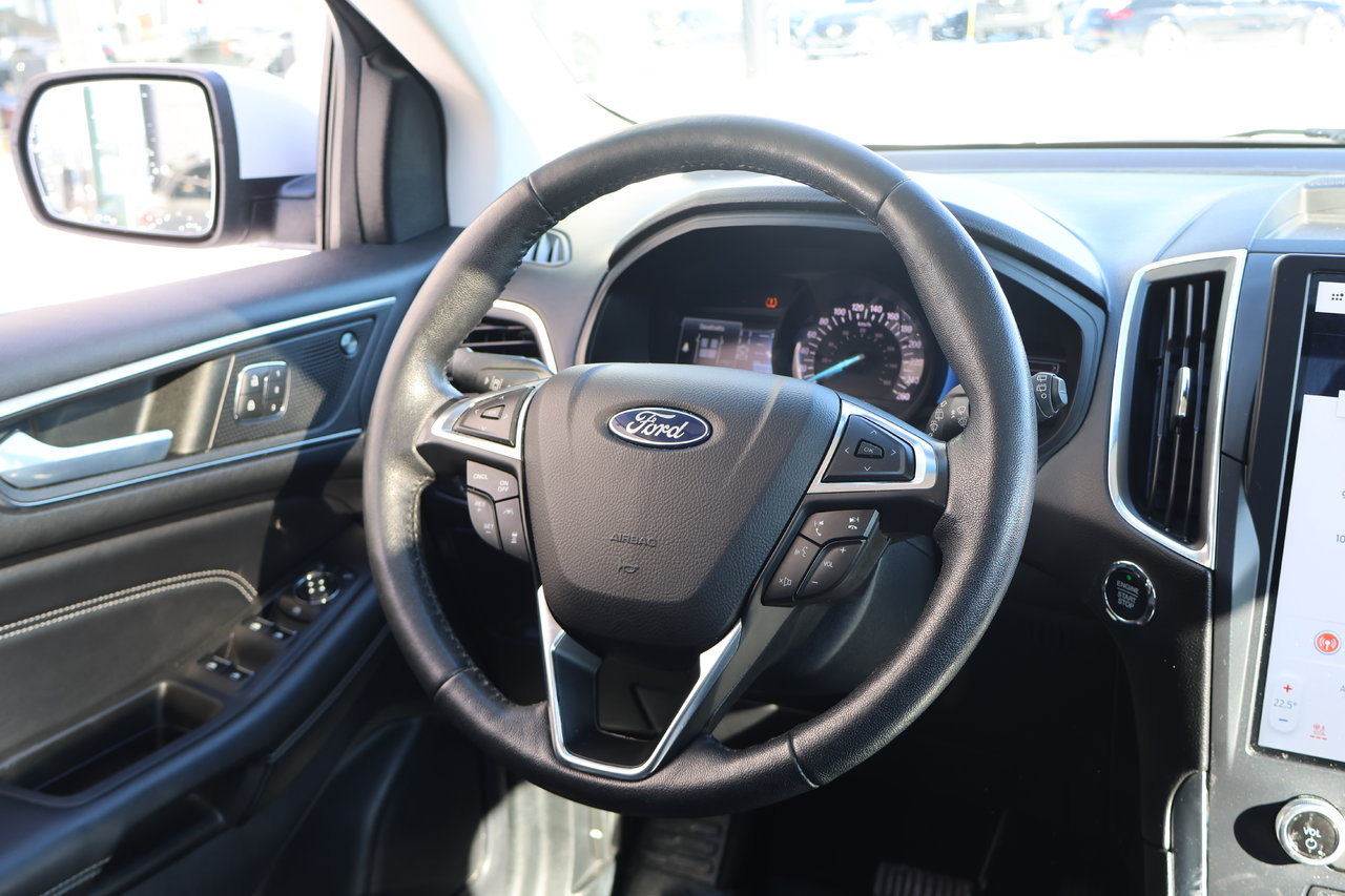 Image 2 Ford Edge Titanium 2022