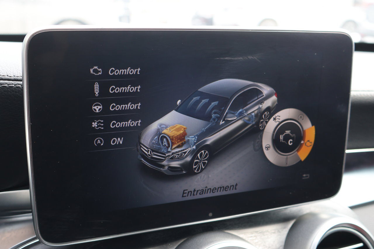 Image 22 Mercedes-Benz C-Class C400 2015