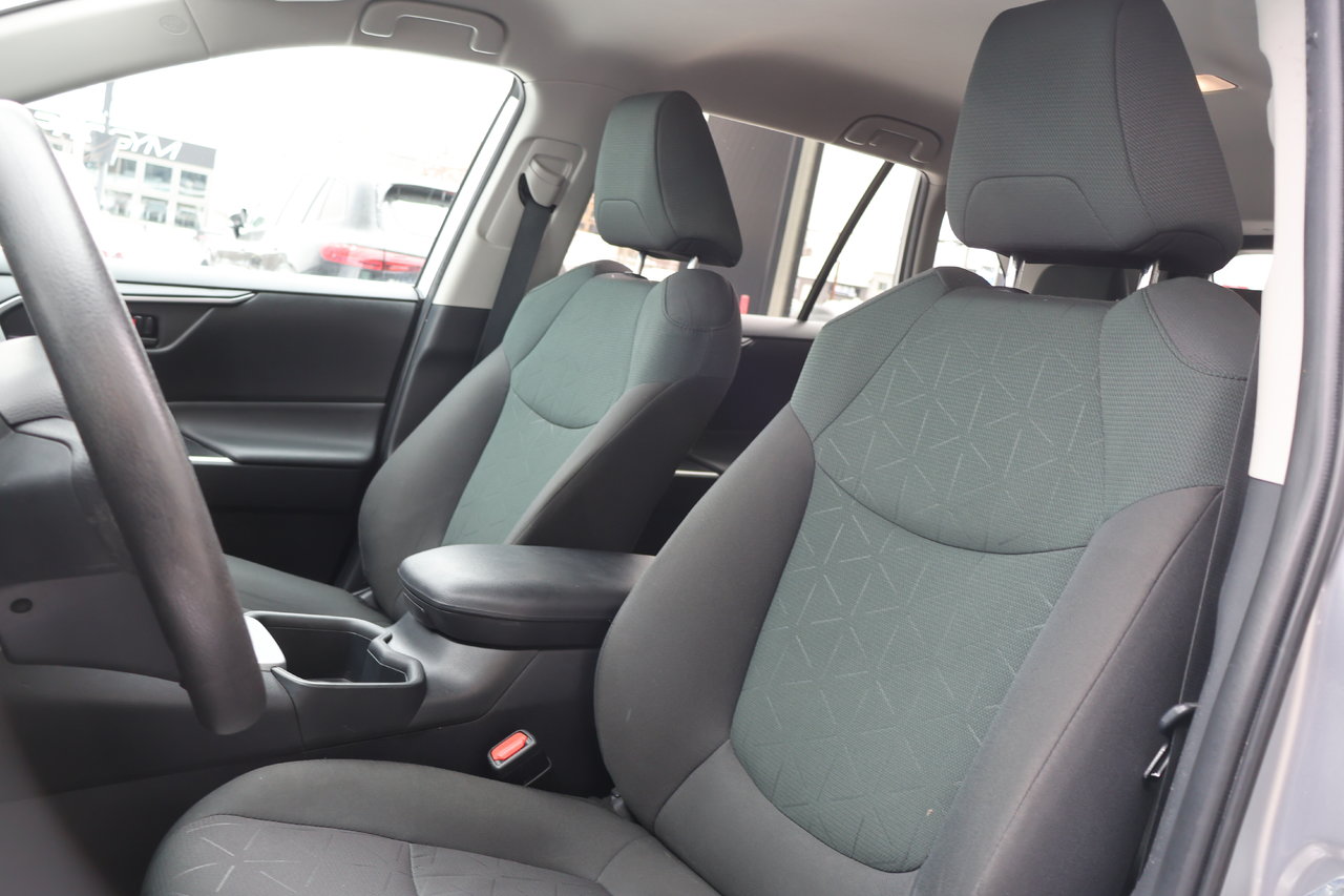 Image 3 Toyota Rav4 LE 2024