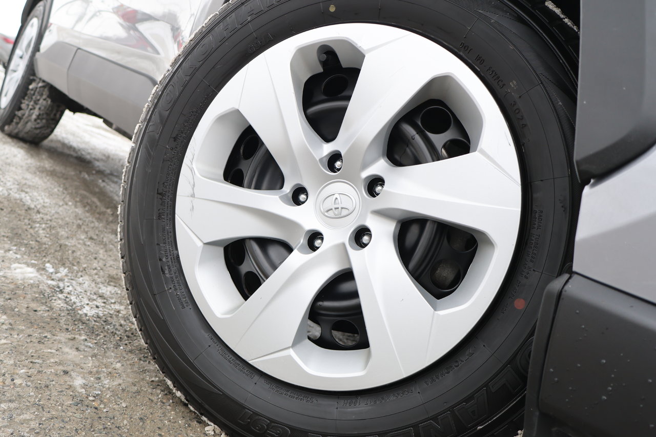 Image 6 Toyota Rav4 LE 2024