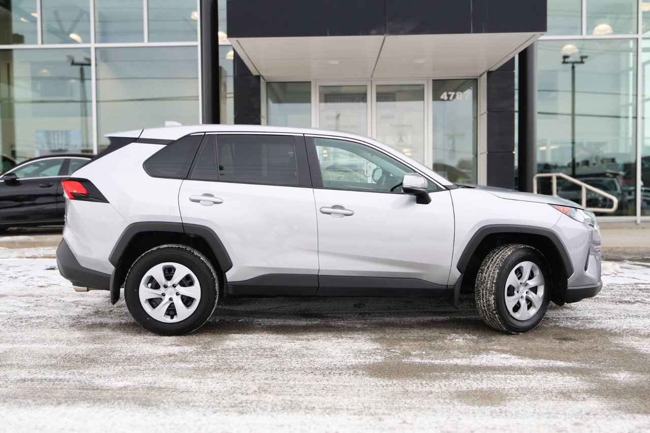 Image 7 Toyota Rav4 LE 2024