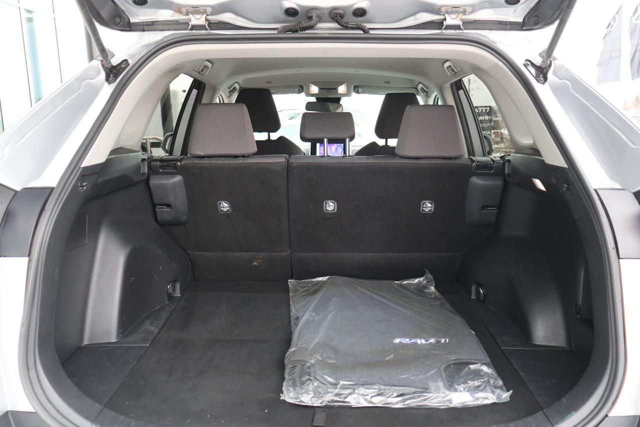 Image 12 Toyota Rav4 LE 2024