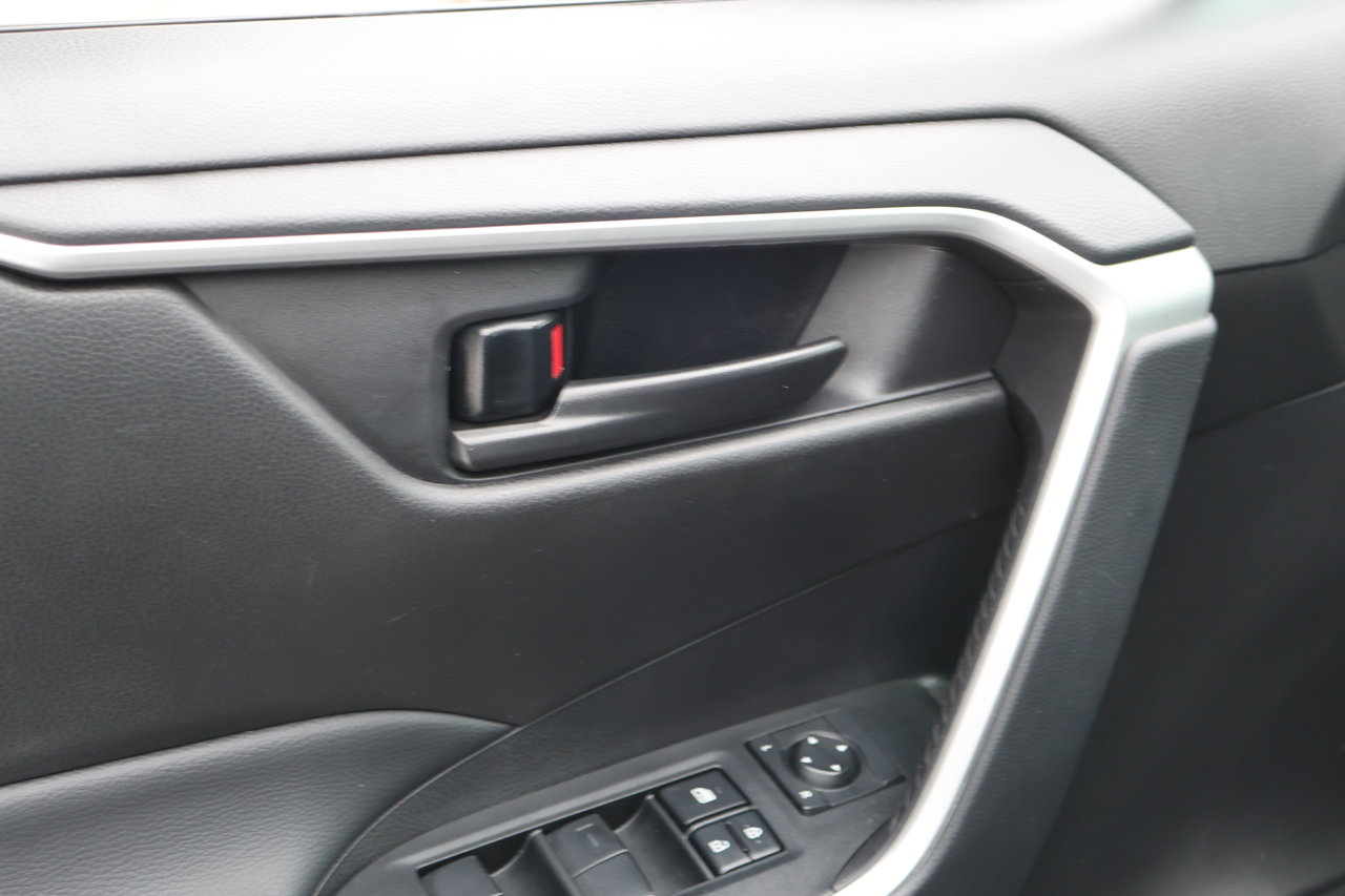 Image 14 Toyota Rav4 LE 2024