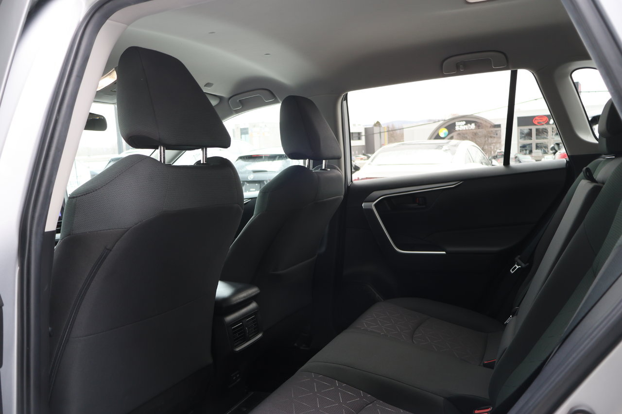 Image 16 Toyota Rav4 LE 2024