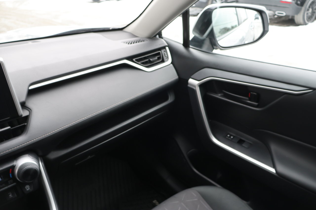 Image 19 Toyota Rav4 LE 2024