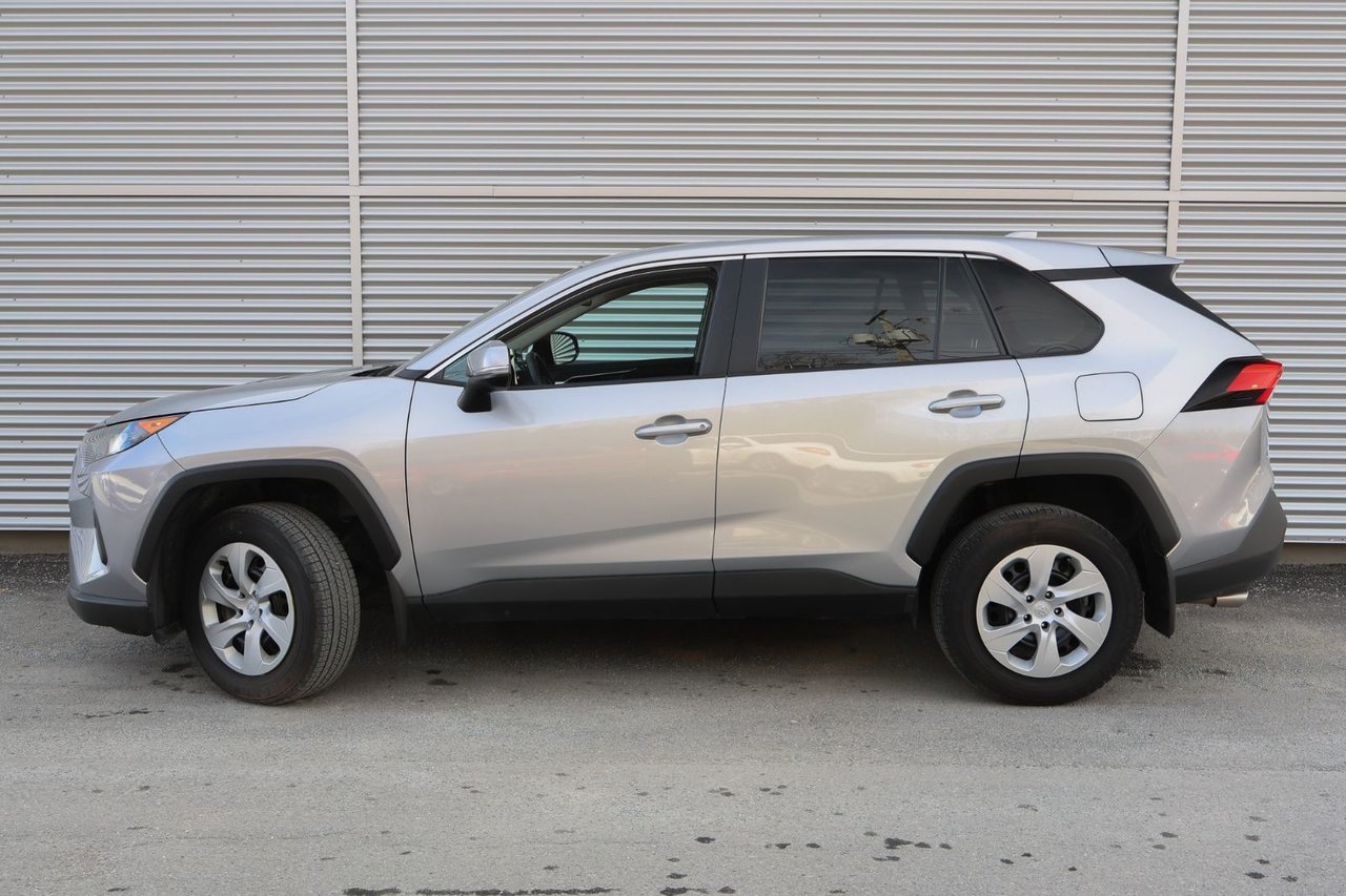 Toyota Rav4 LE 2024 — photo 7