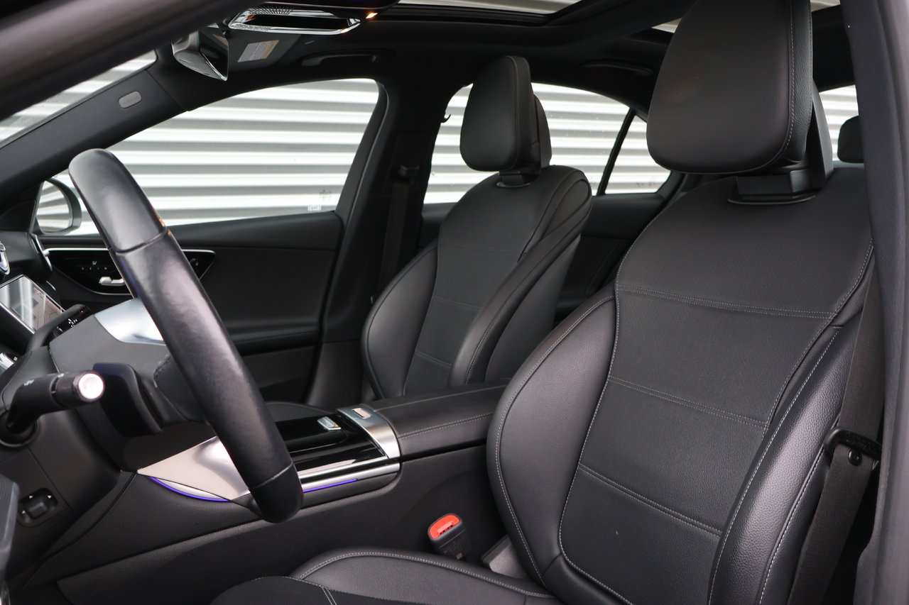 Mercedes-Benz C-Class C300 2022 — photo 3