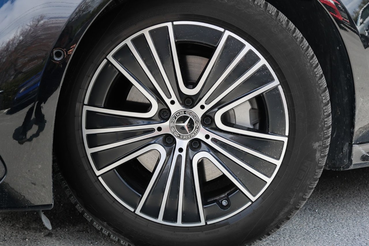 Mercedes-Benz E-Class E350 2025 — photo 6