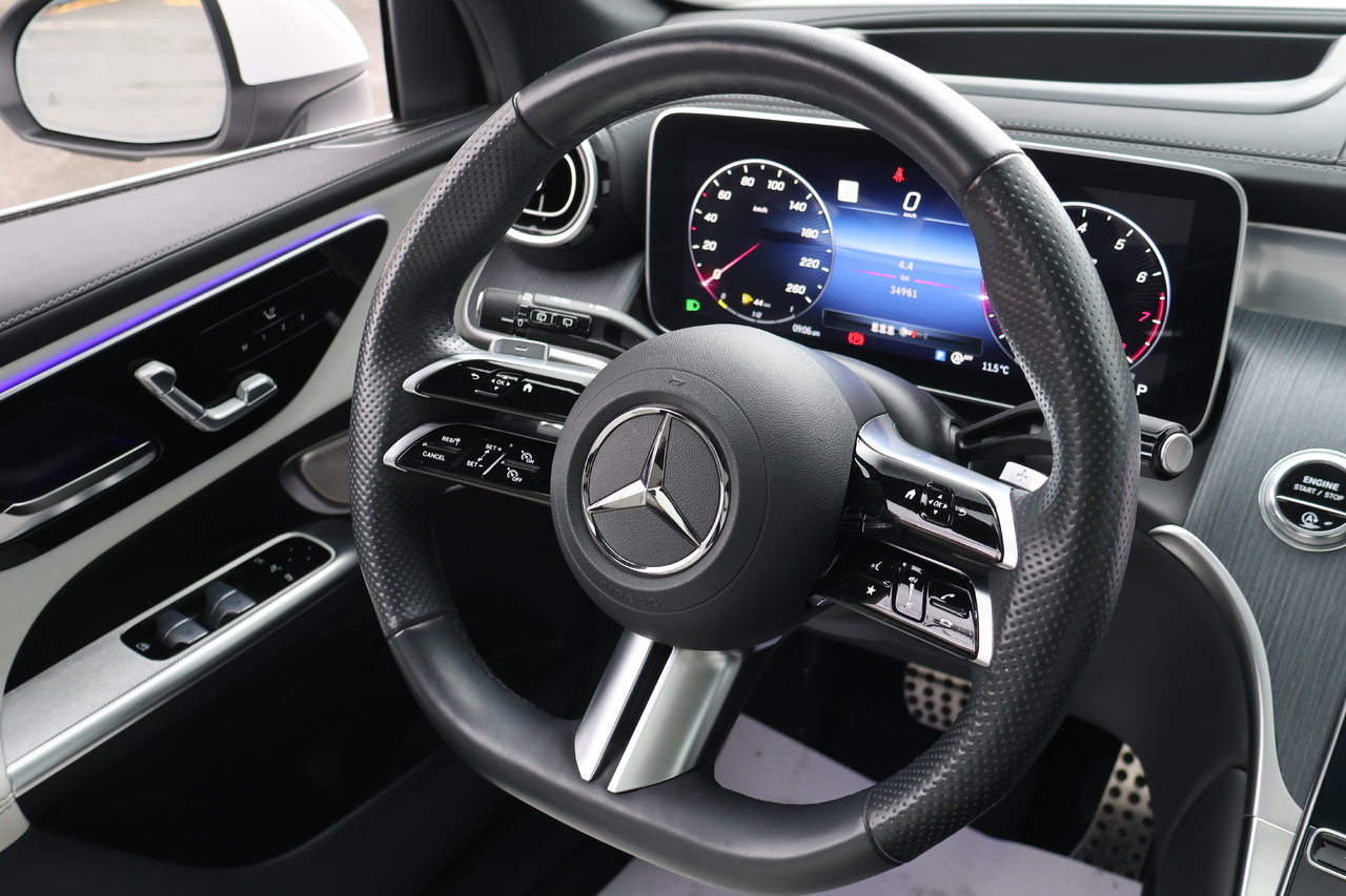 Mercedes-Benz GLC GLC300 2023 — photo 2