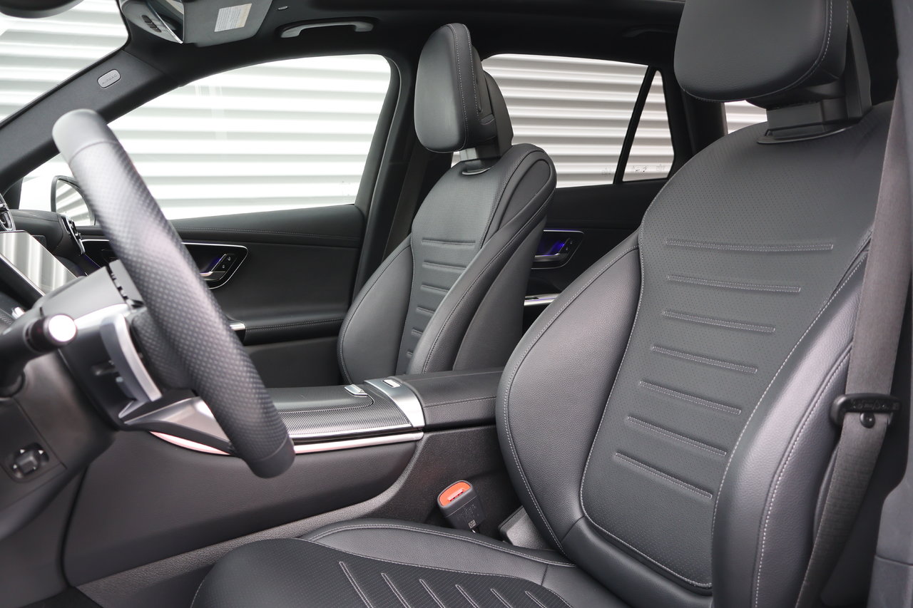 Mercedes-Benz GLC GLC300 2024 — photo 3