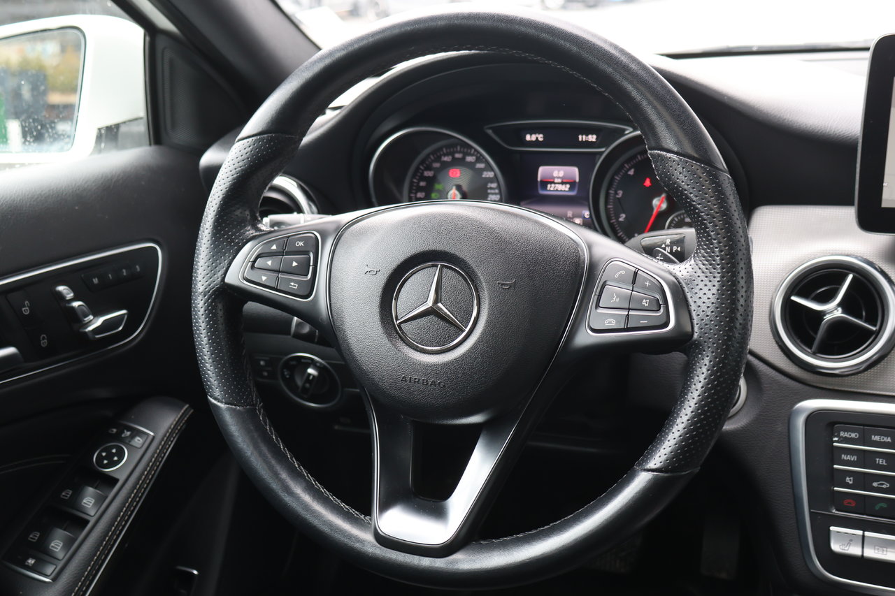 Image 2 Mercedes-Benz GLA-Class GLA250 2020