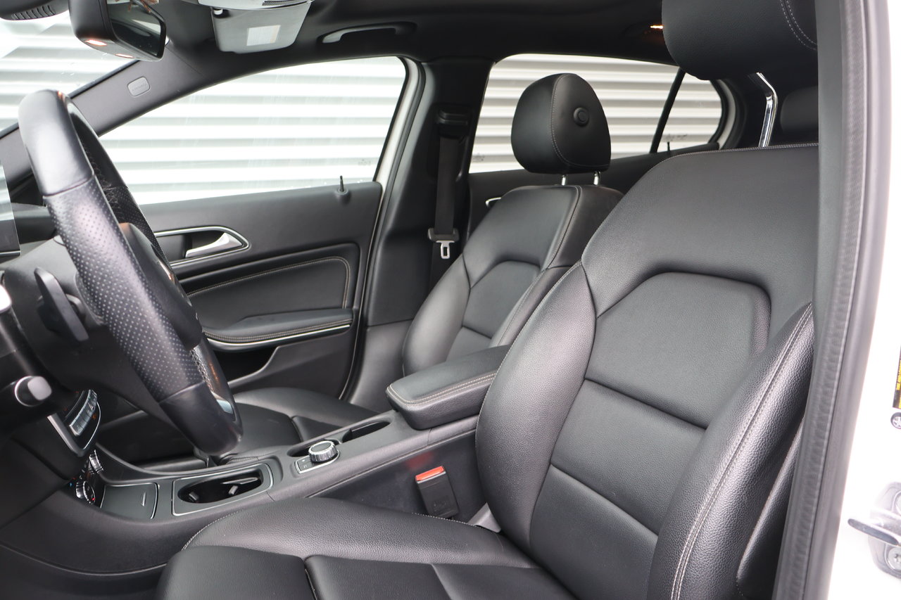 Image 3 Mercedes-Benz GLA-Class GLA250 2020