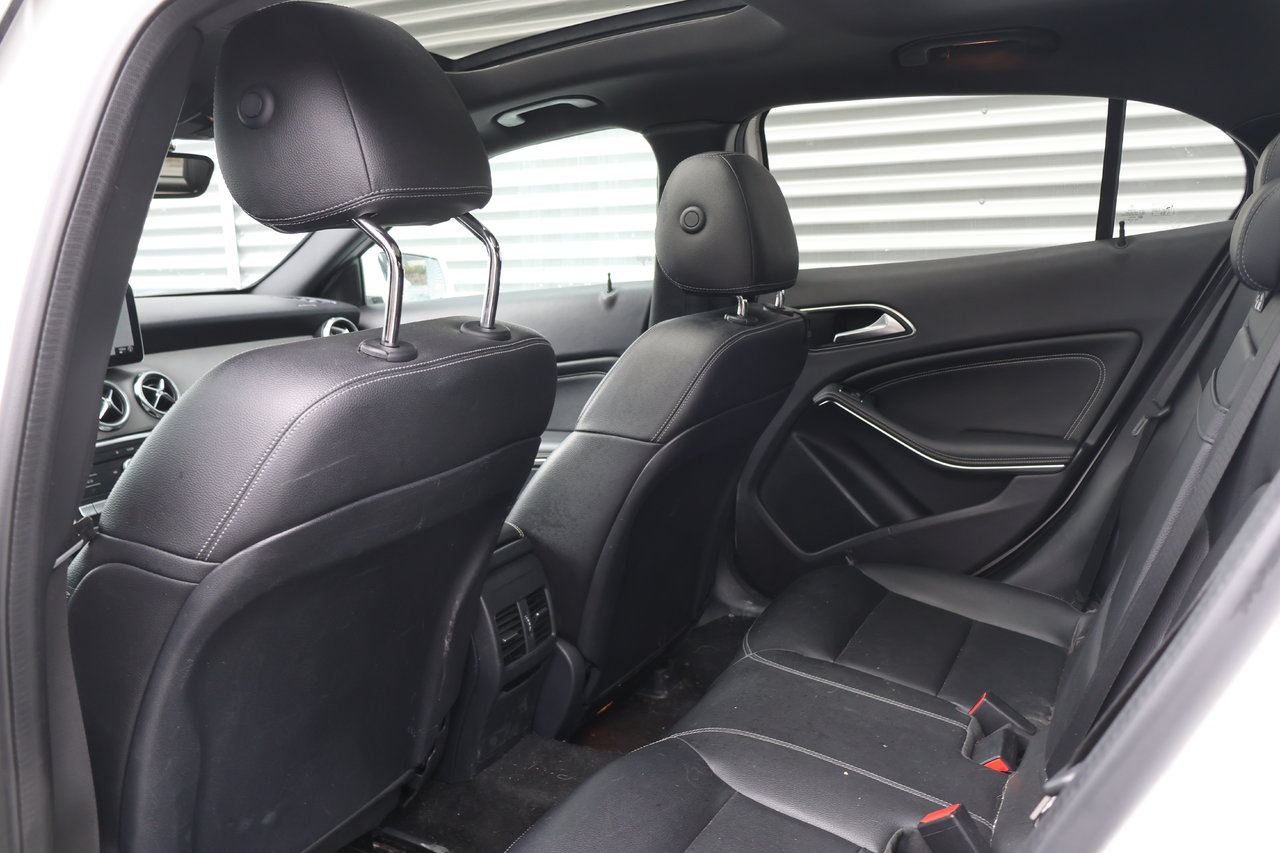 Image 11 Mercedes-Benz GLA-Class GLA250 2020