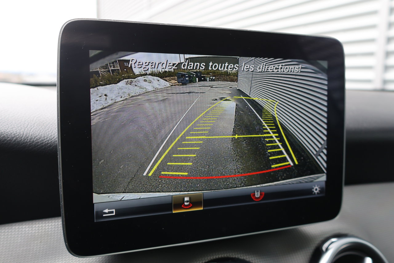 Image 18 Mercedes-Benz GLA-Class GLA250 2020