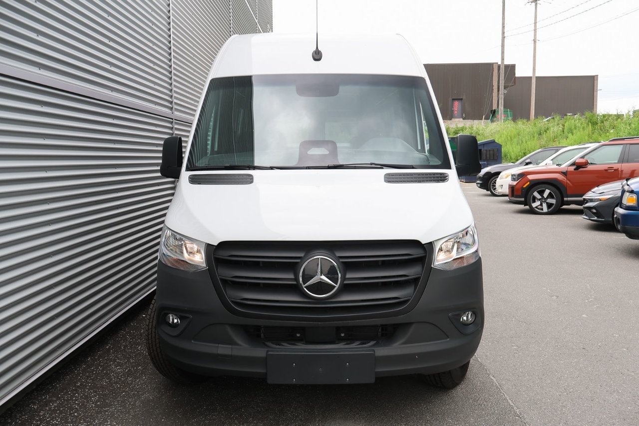 Mercedes-Benz ESprinter Cargo Van 170 Wheelbase High Roof RWD 2025 — photo 2