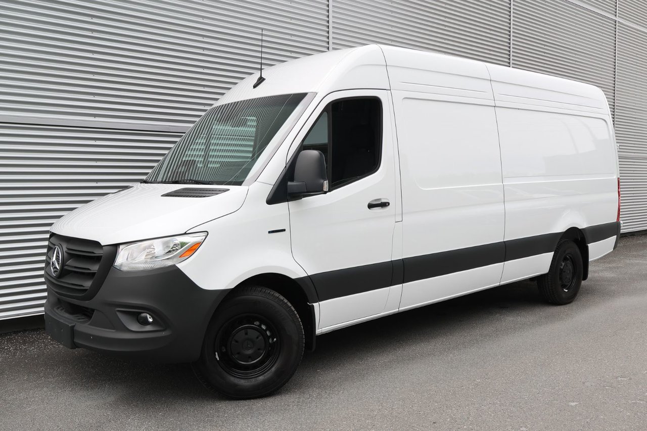 Mercedes-Benz ESprinter Cargo Van 170 Wheelbase High Roof RWD 2025 — photo 3