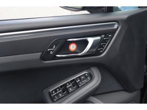 Thumbnail 13 Porsche Macan Base 2021