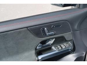 Thumbnail 11 Mercedes-Benz EQB EQB300 2024